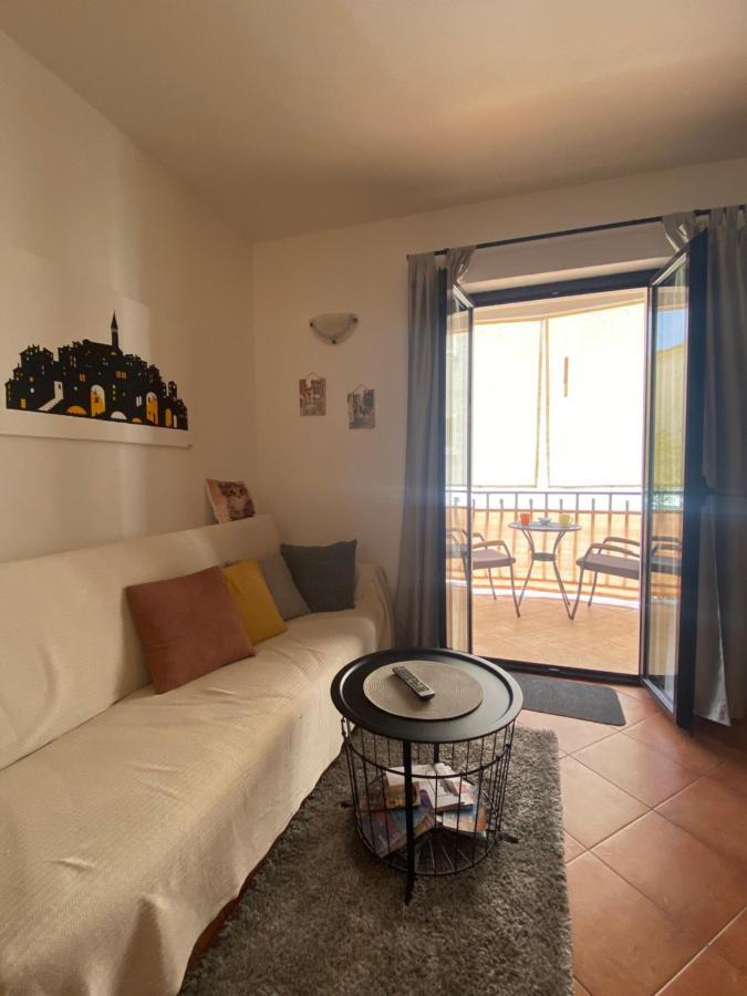 Apartment Sara Ровин Екстериор снимка