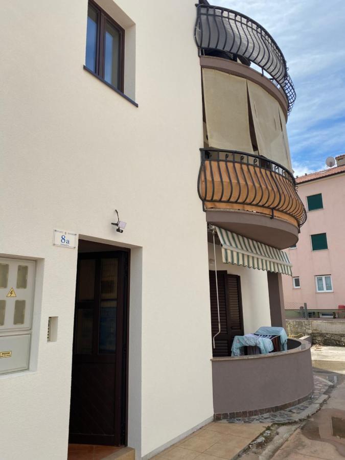 Apartment Sara Ровин Екстериор снимка