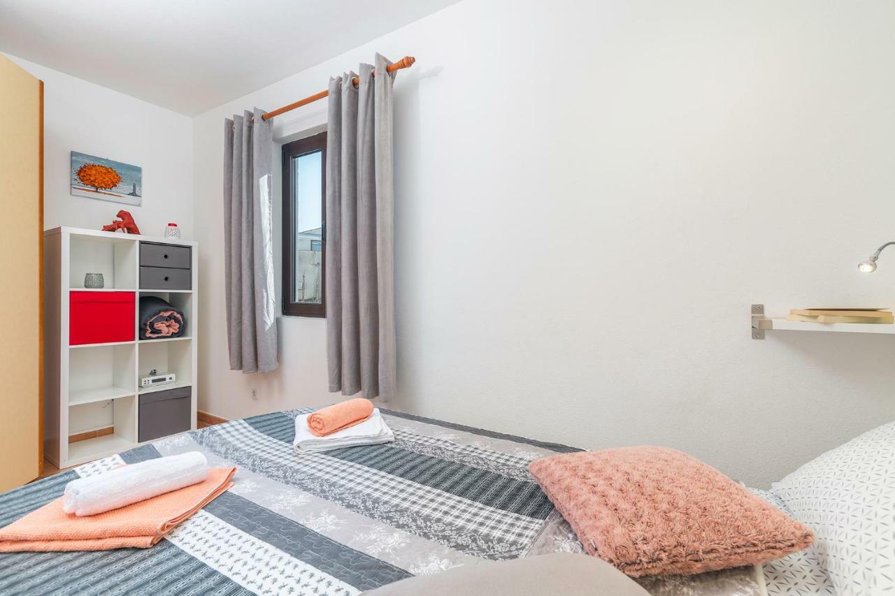 Apartment Sara Ровин Екстериор снимка